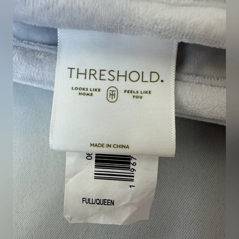 Threshold Full/Queen Luxe Diamond Stitch Velvet Quilt Light Gray NWOT